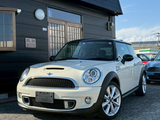 MINI　R56　クーパーS　2011年式　ホワイトツートン