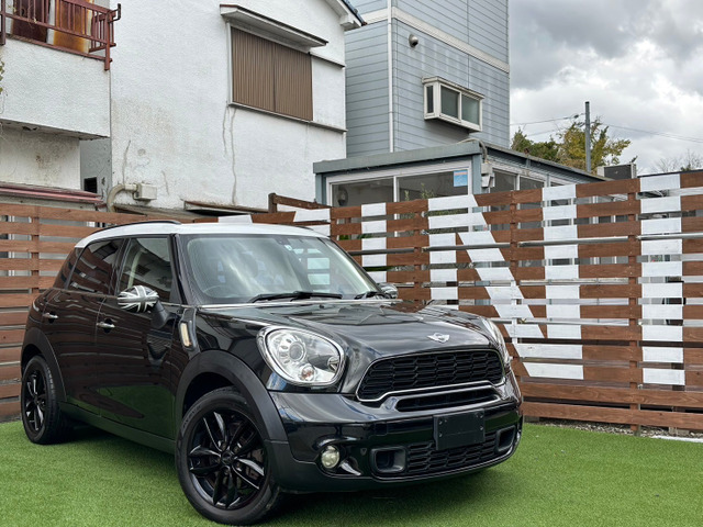 MINI　クロスオーバー　クーパーS　2011年式　ブラックツートン